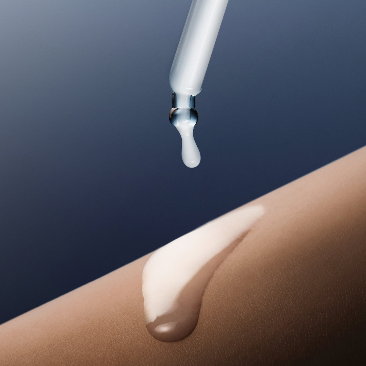 SKIN1004 Madagascar Centella Hyalu-Teca Plumping Ampoule liquid texture ampoule applicator