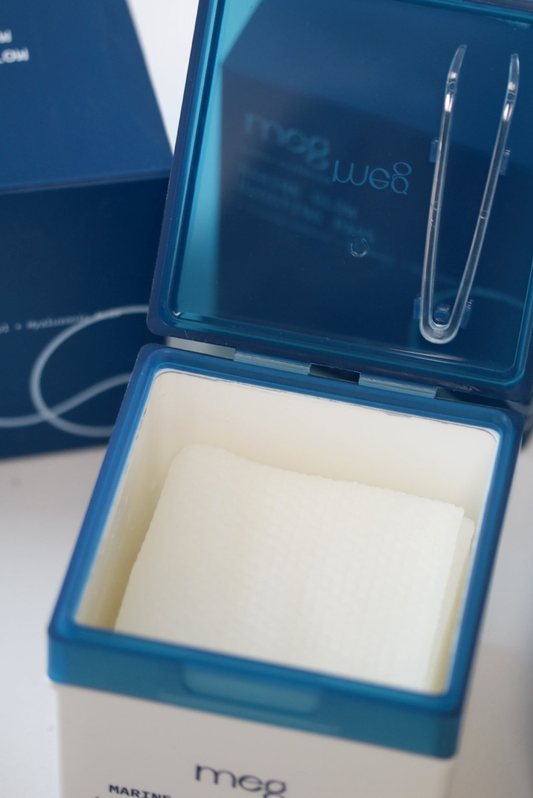 Meg Marine Everglow Marine Glow Boosting Pad open container