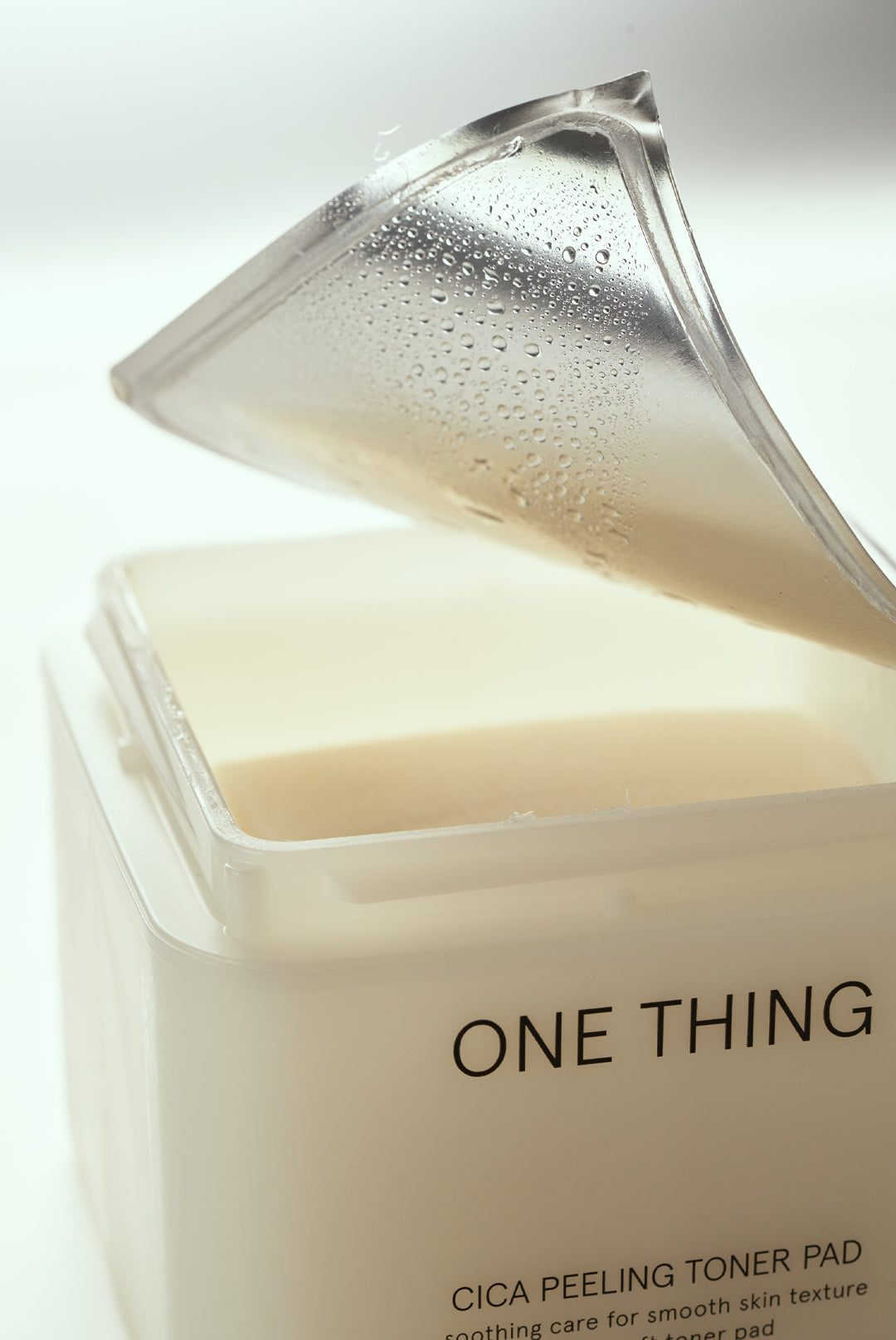 One Thing Cica Peeling Toner Pad container with protective seal removed