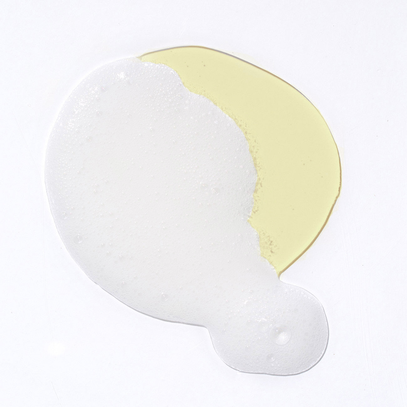Aromatica Rosemary Scalp Scaling Shampoo texture and foam close-up